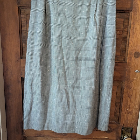 Gallery Gray Collarless Blazer with Modern Silhouette - Picture 10 of 12